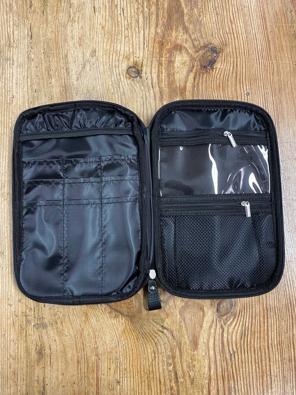 STRIKKEPINNEVESKE STOR  BY ALMA