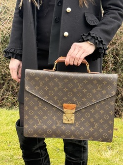 Louis Vuitton Serviette Conseiller  - Louis Vuitton