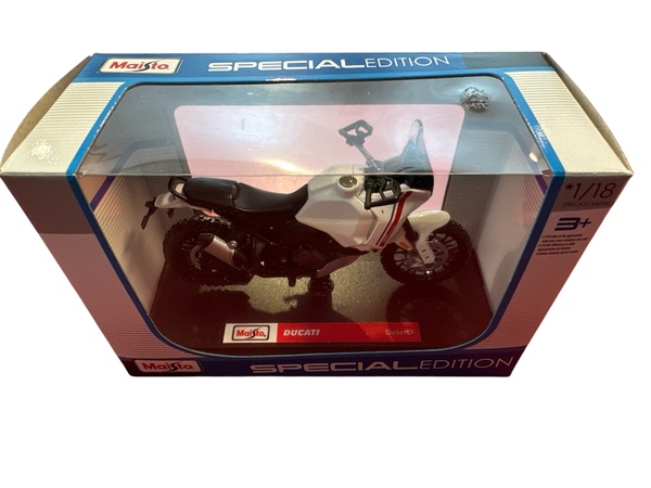 Maisto 1:18 MOTORBIKE Ducati DesertX DesertX - Burago