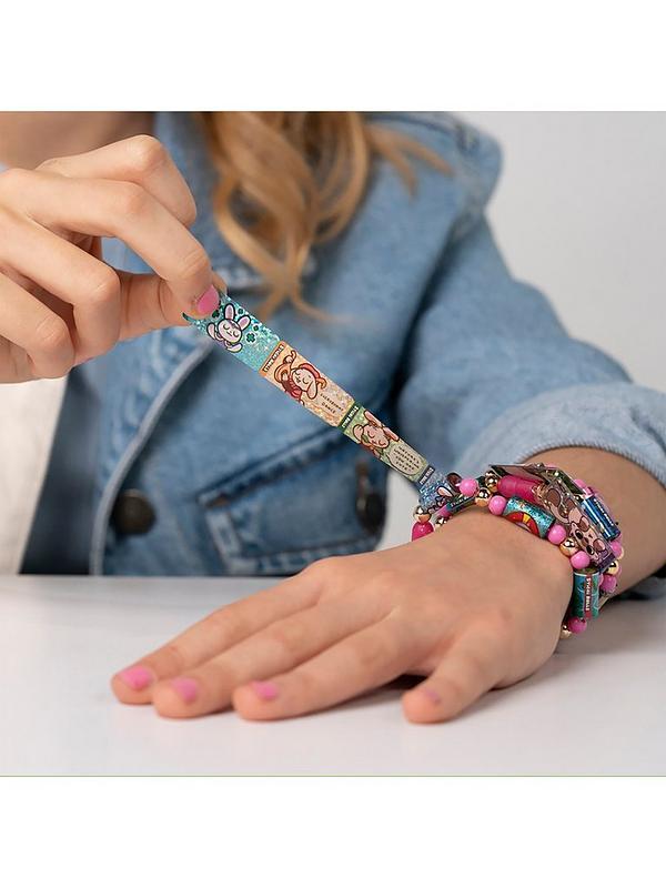 Sticki Rolls - Lekearmbånd med klistremerker som kan brukes og deles Assortert - Hobby